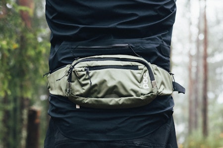 MINIMALISTISK: Lamina hip pack har plass til det mest essensielle. Foto: Gunhild Aaslie Soldal. test av poc hip pack