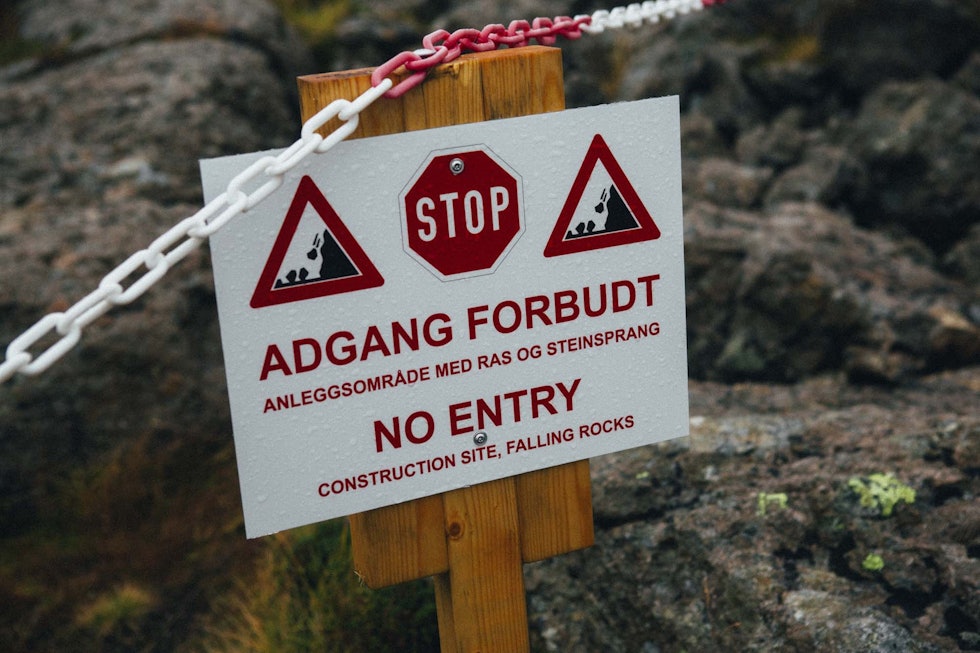 adgang forbudt skilt på fjellet