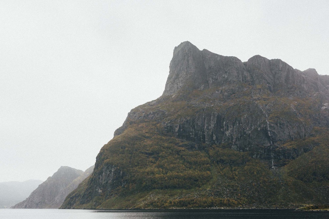 HORNELEN: Et sagnomust landemerke i Bremanger. Foto: Kristoffer H. Kippernes hornelen