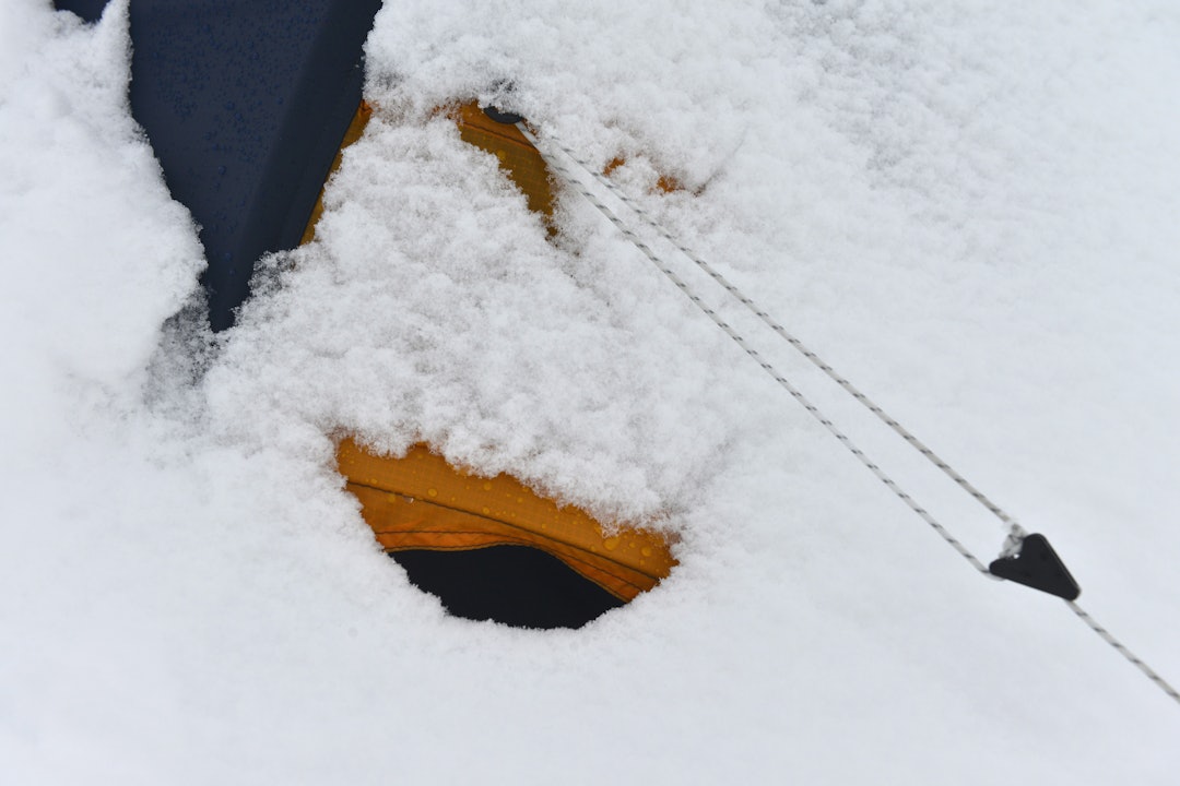 GJENNOMTENKT: Lave ventiler er utsatt ved snøfall og snøfokk. At Barents har plassert den en halvmeter opp fra bakken hjelper.