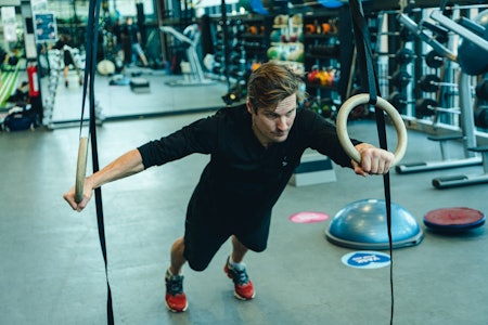 FOKUS PÅ SKULDRE: På lik linje med trening av bein, så kjøper du deg marginer ved å sette litt ekstra fokus på skuldrene i forkant av vintersesongen. Foto: :Christian Nerdrum FOKUS PÅ SKULDRE: På lik linje med trening av bein, så kjøper du deg marginer ved å sette litt ekstra fokus på skuldrene i forkant av vintersesongen. Foto: :Christian Nerdrum