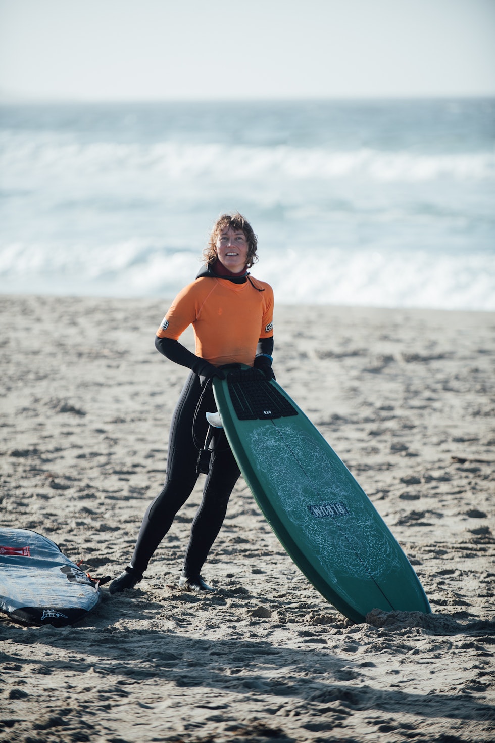 ENDELIG TOPPEN: Etter en lang karriere som konkurrerende surfer, sikret omsider Camilla Pedersen kongepokalen i surf. Foto: Runa Pedersen