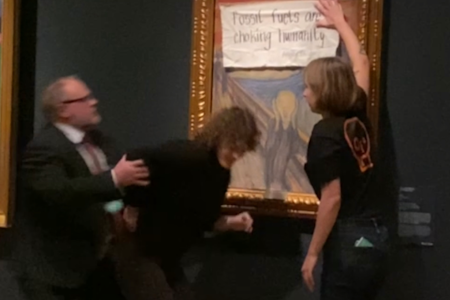 AKSJON: Skribenten mener at skikjørere bør støtte aksjoner som denne på Munchmuseet.