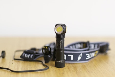 LITEN: Lumonite Compass R er lett å plassere med sin lille utforming. Foto: Kristoffer H. Kippernes. Lumonite Compass R test