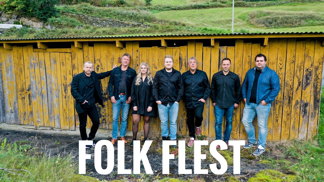 Bandet Folk Flest spiller fredagen i festivalteltet etter basaren. Bandet Folk Flest spiller fredagen i festivalteltet etter basaren.