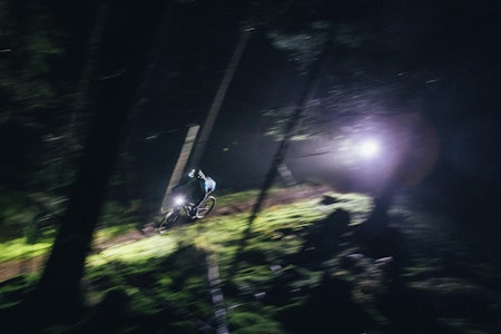 En god sykkellykt gjør vinteren litt kortere! Terrengsykkel.no tester 46 sykkellykter sykkel lys sykkellykt test kraftig sykkellykt