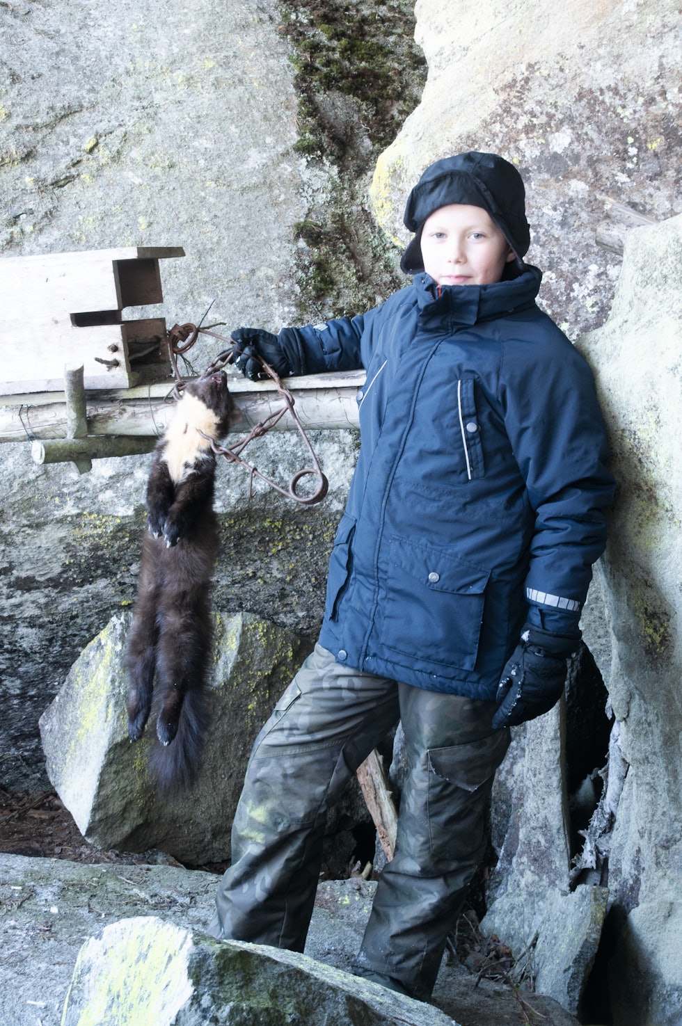 framtida: En ny generasjon læres opp i fangst. Bildet viser korrekt bruk av Conibear-felle. Foto: Nils Olav Talgøy framtida: En ny generasjon læres opp i fangst. Bildet viser korrekt bruk av Conibear-felle. Foto: Nils Olav Talgøy