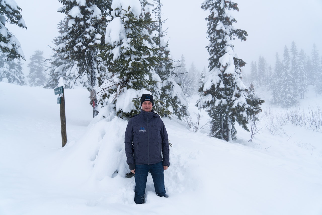 FÅTT SNØ: Daglig leder i Norefjell Marius Arnesen kan glede seg over en snørik sesongstart.