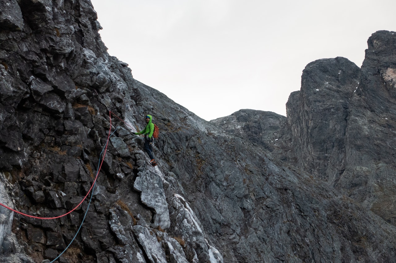 MIX: Asgeir Rusti melder om ålreite forhold i Vengedalen. Fredag klatret han og Torje Steinkjær (bildet) en blanding av fossene Lang lørdag og Mann fra Hadeland. Foto: Asgeir Rusti MIX: Asgeir Rusti melder om ålreite forhold i Vengedalen. Fredag klatret han og Torje Steinkjær (bildet) en blanding av fossene Lang lørdag og Mann fra Hadeland. Foto: Asgeir Rusti