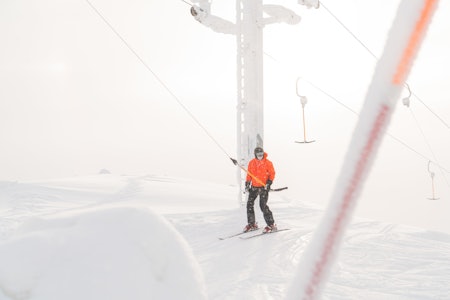 NOVEMBERPOW: Østaværet har sørget for en usedvanlig gunstig sesongstart på Norefjell. Foto: Vebjørn Ørpen NOVEMBERPOW: Østaværet har sørget for en usedvanlig gunstig sesongstart på Norefjell. Foto: Vebjørn Ørpen