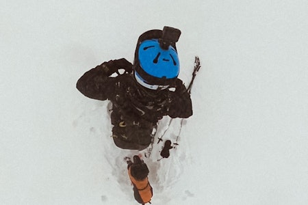 PUDDERHUNDER: En pudderalarm tikker inn på mobilen til Børt-Erik Fuglem på mandag. Dagen etter er den ivrige skikjøreren allerede på vei til fjells. Foto: Børt-Erik Fuglem PUDDERHUNDER: En pudderalarm tikker inn på mobilen til Børt-Erik Fuglem på mandag. Dagen etter er den ivrige skikjøreren allerede på vei til fjells. Foto: Børt-Erik Fuglem