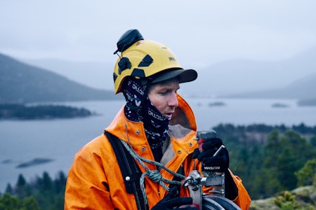 FYSISK: – Jeg føler en slags konstant uro i kroppen, og har hatt fysisk arbeid siden jeg kutta ut videregående etter første klasse, sier Krister Kopala. Foto: Anders Vestergaard FYSISK: – Jeg føler en slags konstant uro i kroppen, og har hatt fysisk arbeid siden jeg kutta ut videregående etter første klasse, sier Krister Kopala. Foto: Anders Vestergaard