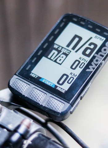 NY TEST: Wahoo Elemnt Roam v2 er en av de nyeste sykkelcomputerne på markedet og den siste Landevei har testet. Foto: Knut Andreas Lone wahoo elemnt roam v2 sykkelcomputer gps