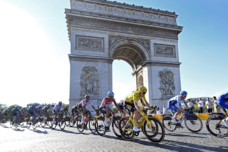 IKKE PARIS I 2024: Tour de France skal ikke avsluttes i Paris i 2024. Foto: Cor Vos