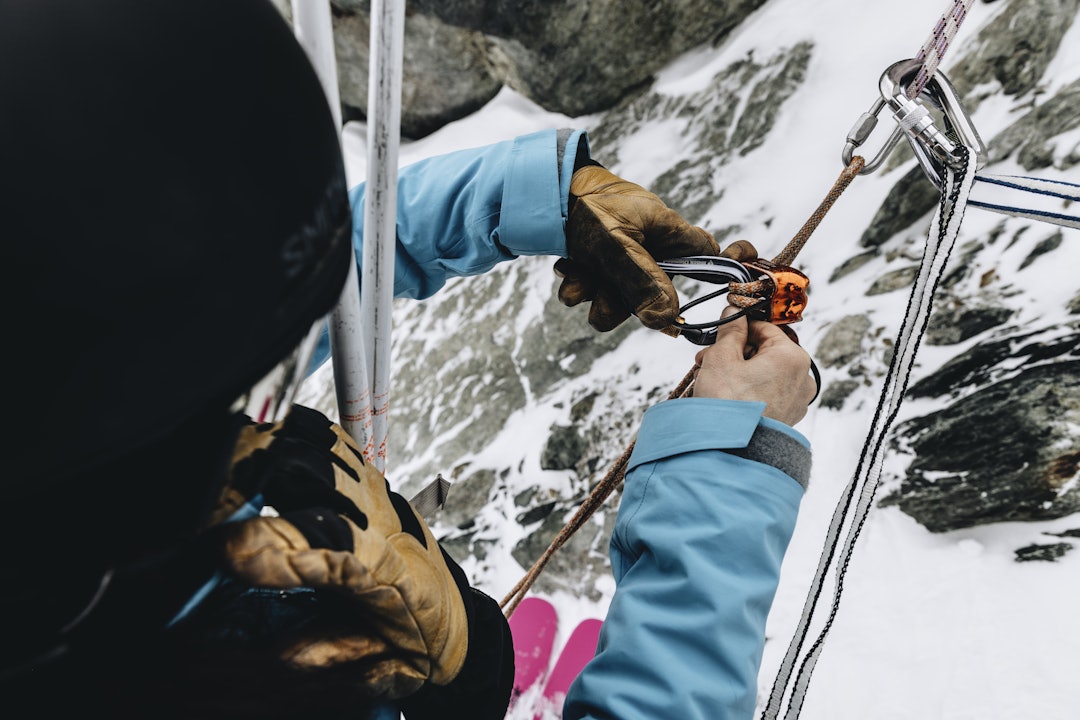 KKE PYNT: Klatreutstyr og kunnskap om å bruke det er nødvendig for å kunne nå mange av de beste linjene i La Grave. Foto: Christoffer Sjöström KKE PYNT: Klatreutstyr og kunnskap om å bruke det er nødvendig for å kunne nå mange av de beste linjene i La Grave. Foto: Christoffer Sjöström