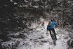 MAGISKE TURER: Hvis du ikke setter bort sykkelen når snøen faller, kan du oppleve fantastiske turer! Foto: Kristoffer H. Kippernes. vintersykling stisykling