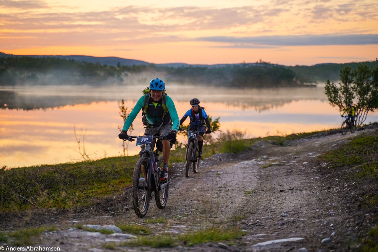 EKSTREMRITT: Offroad Finnmark går for å være et av de mest spektakulære og harde sykkelrittene i verden. Foto: Anders H. Abrahamsen. offroad finnmark 2023