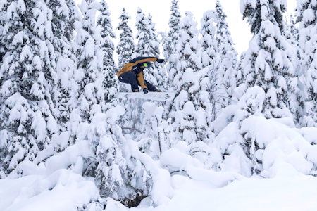 PUDDER: Lokal innflytter David Underland fikk seg noen gode økter snøværet som falt over store deler av Østlandet forrige uke. Foto: Kalle Hägglund PUDDER: Lokal innflytter David Underland fikk seg noen gode økter snøværet som falt over store deler av Østlandet forrige uke. Foto: Kalle Hägglund