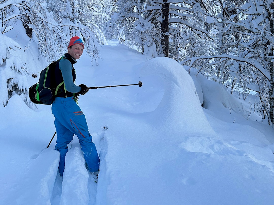 FORNØYD: Ola Hovdenak er glad snøen endelig har kommet til Nordvestlandet. Foto: Janita Nonstad