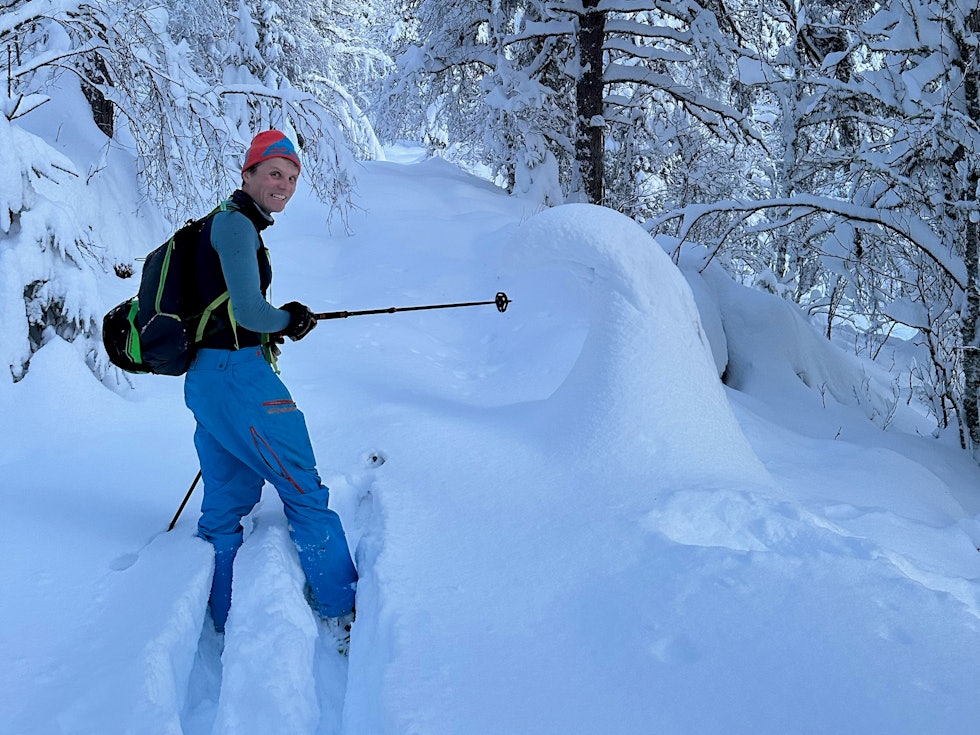 FORNØYD: Ola Hovdenak er glad snøen endelig har kommet til Nordvestlandet. Foto: Janita Nonstad