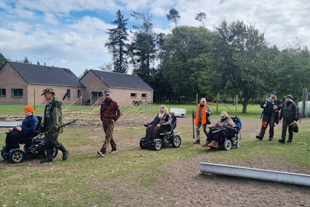 TILRETTELAGT: Det var gode forhold for at jegerne kom seg fram med rullestol. TILRETTELAGT: Det var gode forhold for at jegerne kom seg fram med rullestol.