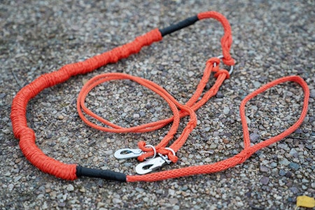 Ved denne løsningen unngår man unødig bruk av kroker som både kan hoppe av og som slites mot metallet. Ved denne løsningen unngår man unødig bruk av kroker som både kan hoppe av og som slites mot metallet.