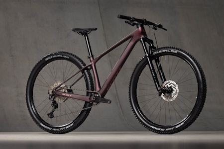 KLASSIKER: Scott Scale har lenge vært en populær hardtail til trening og konkurranser - nå får den en aldri så liten ansiktsløftning. Foto: Scott. scott scale 2023