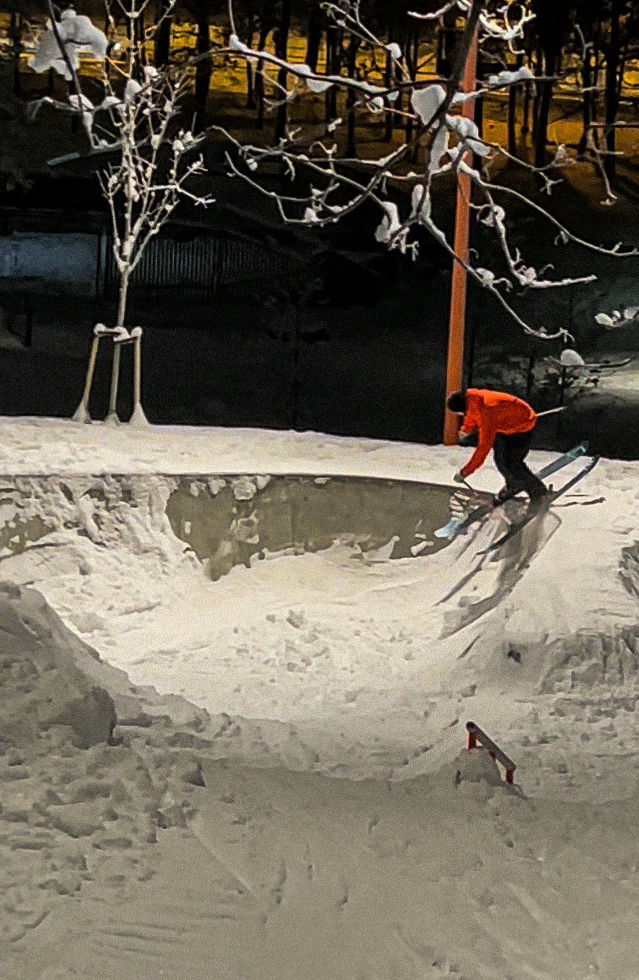 FYLLINGSDALEN RAILPARK: – Det spørs om noen har stått på ski her før, ja, sier Benjamin Forthun til Fri Flyt. Skjermdump: Svein Aadland FYLLINGSDALEN RAILPARK: – Det spørs om noen har stått på ski her før, ja, sier Benjamin Forthun til Fri Flyt. Skjermdump: Svein Aadland