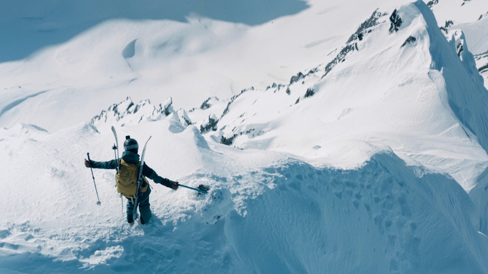 MULIGHETER: Lovisa Rosengren utforsker fjellene i Sunnmørsalpene. Foto: Wester Productions