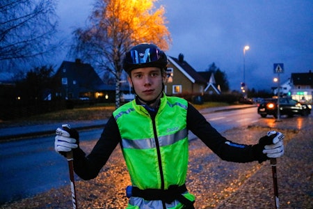 FRA STORE TIL SMÅ HJUL: Nå er det langrennssesong som gjelder og da er sykkelen byttet ut med rulleski for Jørgen Nordhagen. Foto: Knut Andreas Lone
