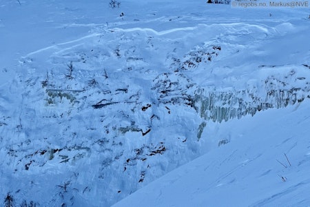DØDSSKREDET: Mannen som omkom 31. desember bla begravd av to skred som møttes i Djeveldalen like nord for toppen Totten i Hemsedal skisenter. Foto: Markus Landrø
