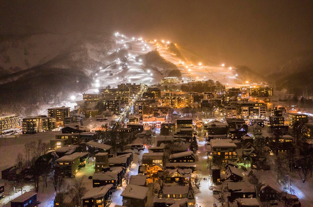 JAPANSK VINTER: Niseko og resten av Japan har åpnet igjen etter at landet har vørt stengt i to og et halvt år på grunn av covid. Foto: Niseko.ne