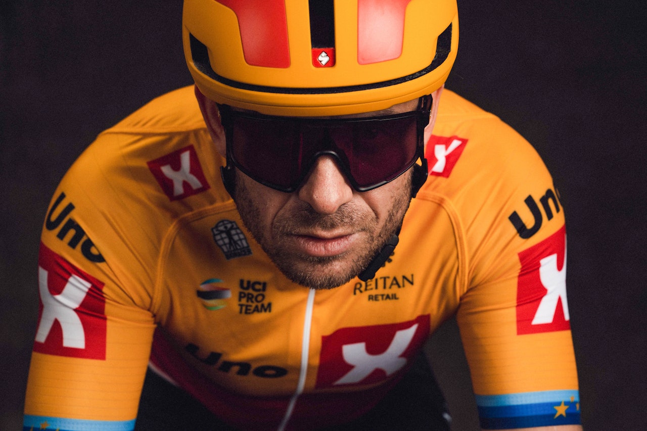 NYTT TØY: Kristoff kunne starte å trene i Uno-X' trøye fra 1. januar og 1. februar sykler han sitt første ritt i den gule og røde trøyen. Foto: Wordup Projects