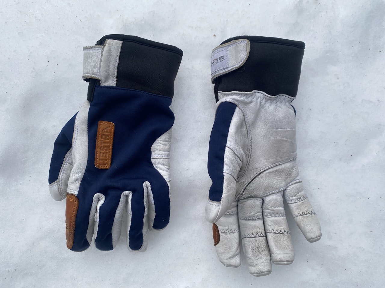Vi har testet Hestra Ergo Grip Active Wool Terry 5-finger hansker. Foto: Tore Meirik Vi har testet Hestra Ergo Grip Active Wool Terry 5-finger hansker. Foto: Tore Meirik
