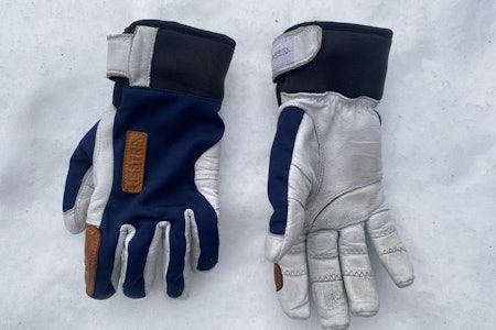 Vi har testet Hestra Ergo Grip Active Wool Terry 5-finger hansker. Foto: Tore Meirik Vi har testet Hestra Ergo Grip Active Wool Terry 5-finger hansker. Foto: Tore Meirik