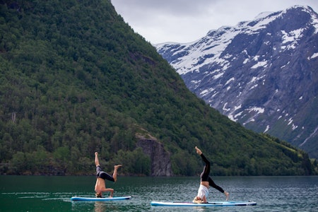 SUP-yoga på Strynefestivalen 2022. Foto: Torjus Sagenes