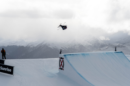 FINALEKLAR: Christian Nummedal er endelig ordentlig tilbake i verdenscupsirkuset. Nå er han klar for finalen i Laax. Foto: Freeskilandslaget FINALEKLAR: Christian Nummedal er endelig ordentlig tilbake i verdenscupsirkuset. Nå er han klar for finalen i Laax. Foto: Freeskilandslaget