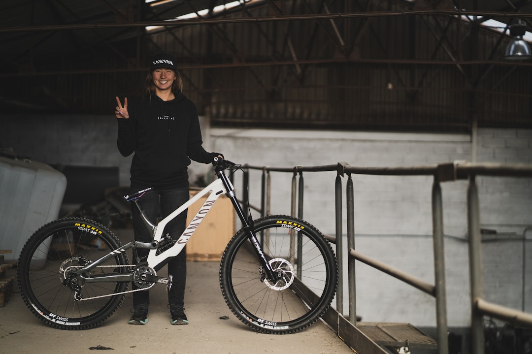 NY SYKKEL: Mille Johnset skal nå sykle på utforsykkelen Sender fra Canyon.  Foto: Matt Wragg. mille johnset sykkel canyon