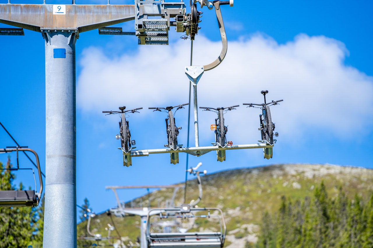 Heisbasert sykling er ein av fleire måtar å oppleve Terrengsykkelfestiavlen Utflukt. Foto: Even Baardseth Heisbasert sykling er ein av fleire måtar å oppleve Terrengsykkelfestiavlen Utflukt. Foto: Even Baardseth
