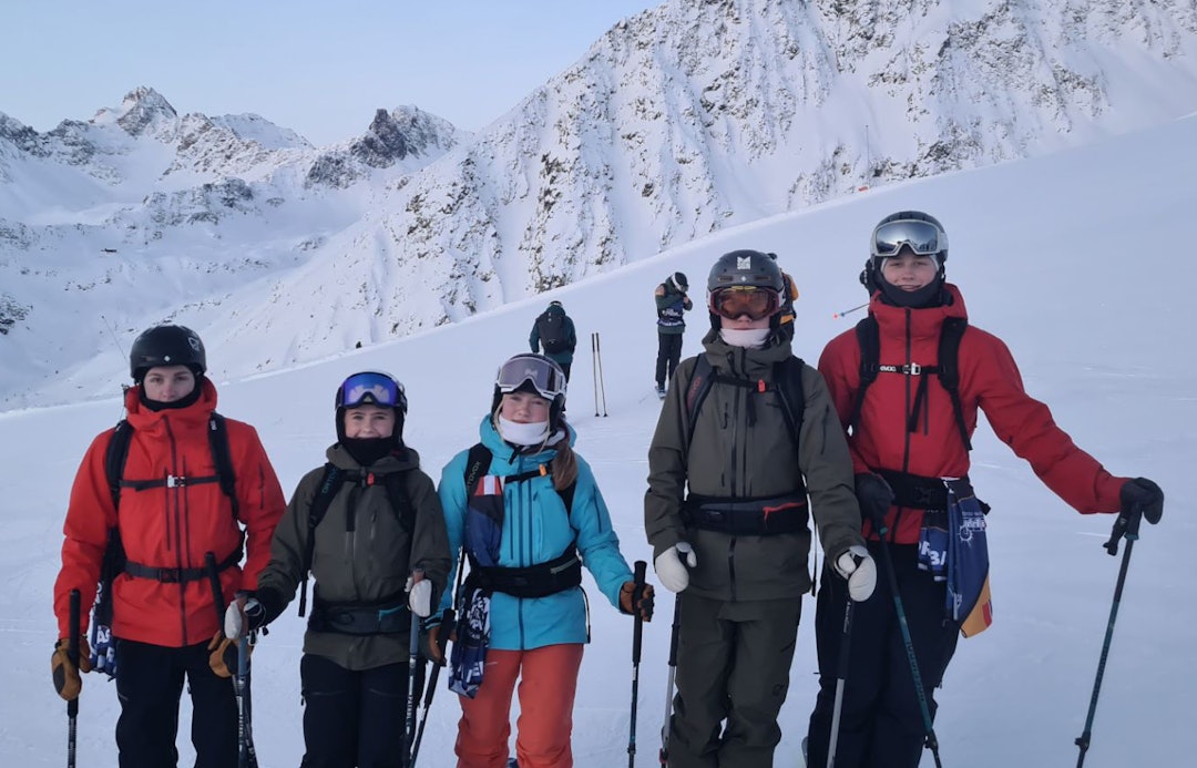 NORSK DELEGASJON: Denne gjengen representerte Norge i årets Junior-VM i frikjøring. Fra venstre: Birk Ravn Mugås, Emma Opsann, Ida Feen, Didrik Opsann og Andreas Bakke. Foto: Lars Bjørum NORSK DELEGASJON: Denne gjengen representerte Norge i årets Junior-VM i frikjøring. Fra venstre: Birk Ravn Mugås, Emma Opsann, Ida Feen, Didrik Opsann og Andreas Bakke. Foto: Lars Bjørum