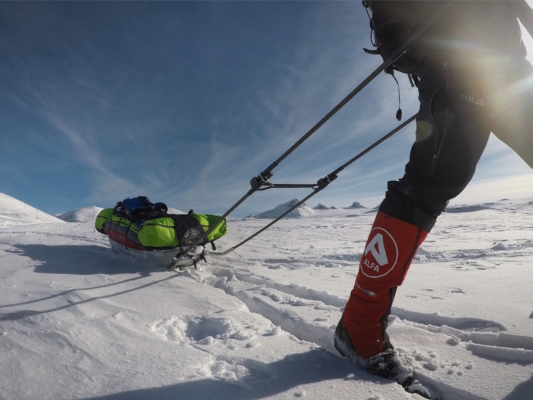 PULKTUR: Det finnes alternative ruter enn å gå over Grønlandsisen. fjellski med pulk