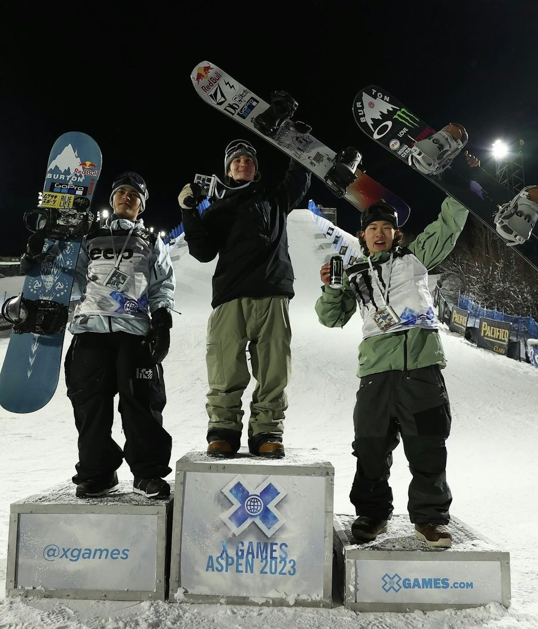 PALLEN: Med seg på pallen fikk Kleveland besøk av Takeru Otsuka og Yiming Su. Foto: X Games PALLEN: Med seg på pallen fikk Kleveland besøk av Takeru Otsuka og Yiming Su. Foto: X Games