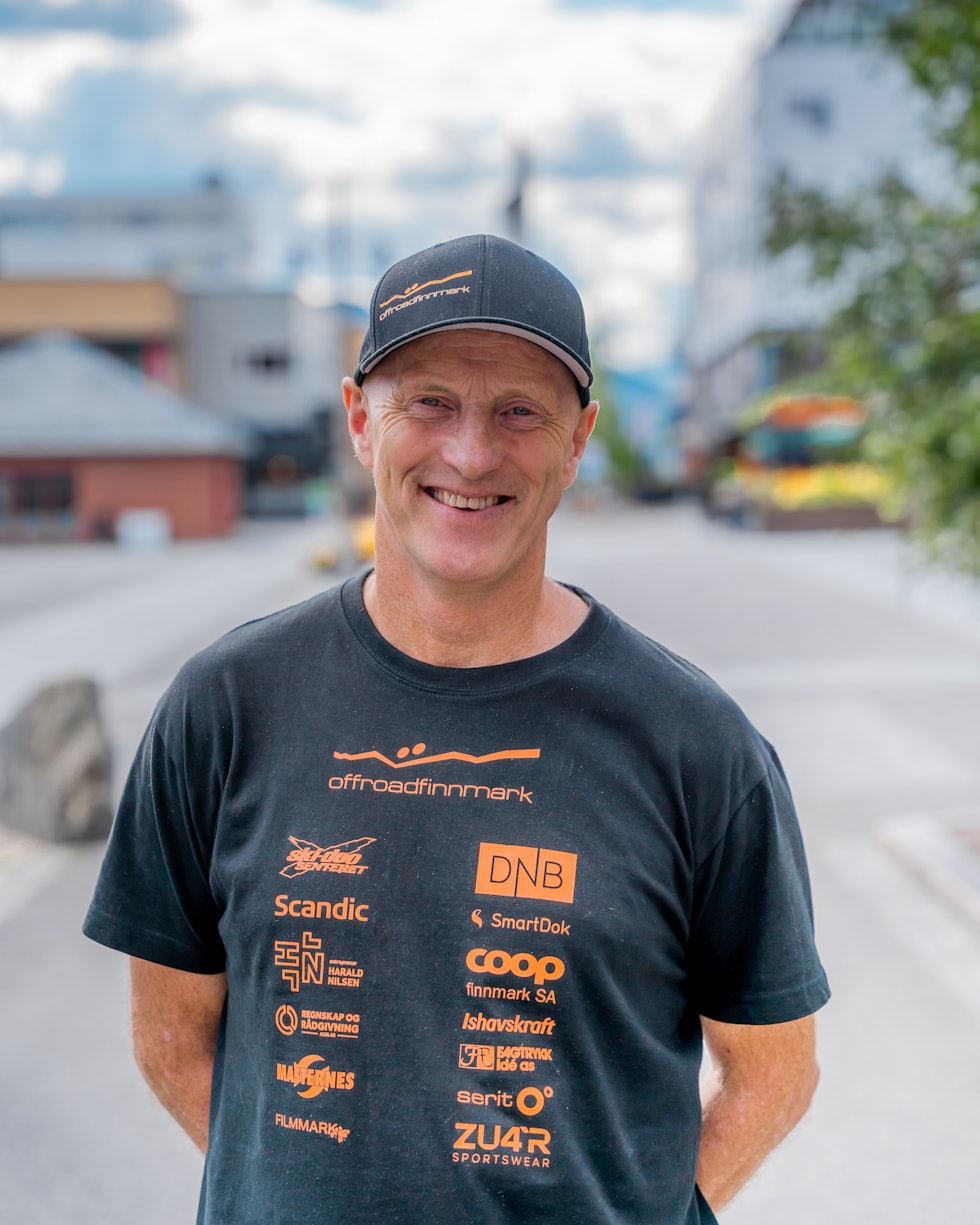 UTVIKLER: Daglig leder i Offroad Finnmark, Kjetil Johansen, mener rittarrangører ikke kan la være å tenke nytt om man skal trekke syklister. Foto: Offroad Finnmark. kjetil johansen offroad finnmark
