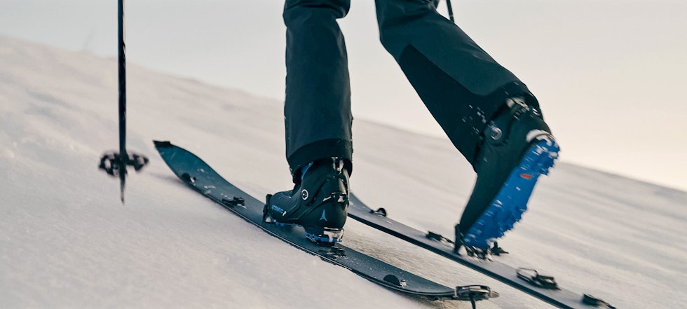 SKISKO: Før Krister fikk seg dedikerte snowboardstøvler brukte han Atomic ski-topptursko. SKISKO: Før Krister fikk seg dedikerte snowboardstøvler brukte han Atomic ski-topptursko.