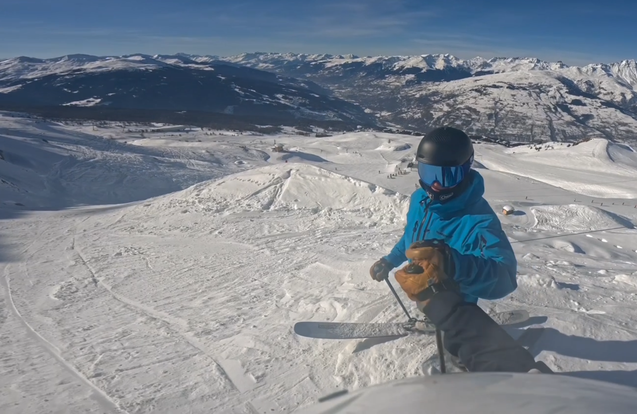 KNOKER I FLENG: Det deles ut knoker jevnt og trutt når barndomsvennene Ådne Kvåle og Vetle Gangeskar kjører gunnerun i Les Wrcs. Foto: Vetle Gangeskar KNOKER I FLENG: Det deles ut knoker jevnt og trutt når barndomsvennene Ådne Kvåle og Vetle Gangeskar kjører gunnerun i Les Wrcs. Foto: Vetle Gangeskar