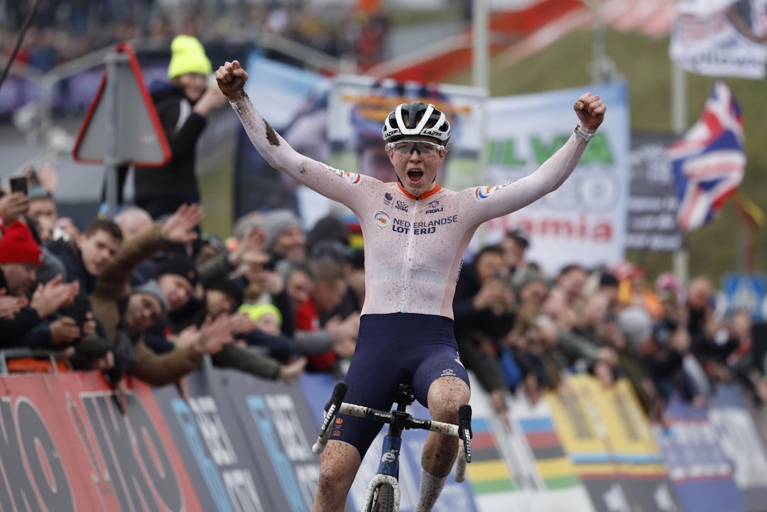 VERDENSMESTER: Fem van Empel kunne juble for VM-gull på hjemmebane. Foto: Cor Vos VERDENSMESTER: Fem van Empel kunne juble for VM-gull på hjemmebane. Foto: Cor Vos