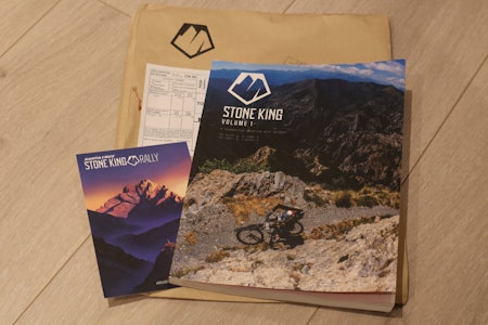ÅRBOK: 200 sider med bilder og historier fra historiens første utgave av Stone King Rally i 2022 årbok stone king rally