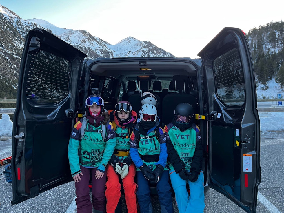 NORSK GJENG: Fire jenter fra frikjøringsklubben Røldal Fri stilte i juniorkonkurransen i Andorra i Februar. Foto: Grunde Wåge