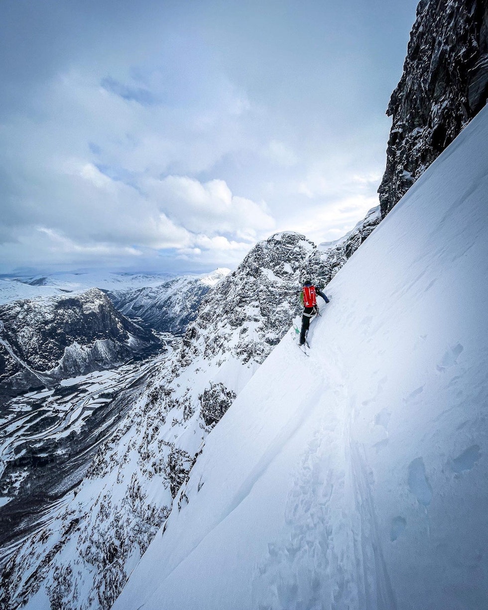 BRATT I ROMSDALEN: Det er ikke bare La Grave og Chamonix en kan kjøre bratt på ski. Foto: David Lindgren / Kilian Jornet BRATT I ROMSDALEN: Det er ikke bare La Grave og Chamonix en kan kjøre bratt på ski. Foto: David Lindgren / Kilian Jornet