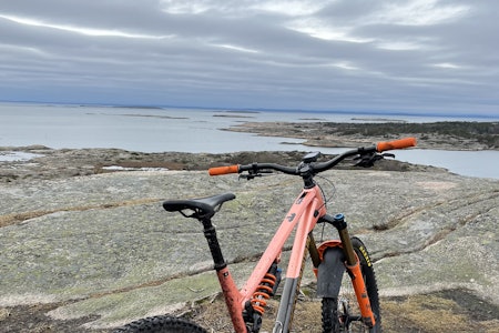 BLÅSOPP: Praktfull utsikt langs kysten ved Slevik. Foto: Lars Frederic Nordbakken BLÅSOPP: Praktfull utsikt langs kysten ved Slevik. Foto: Lars Frederic Nordbakken